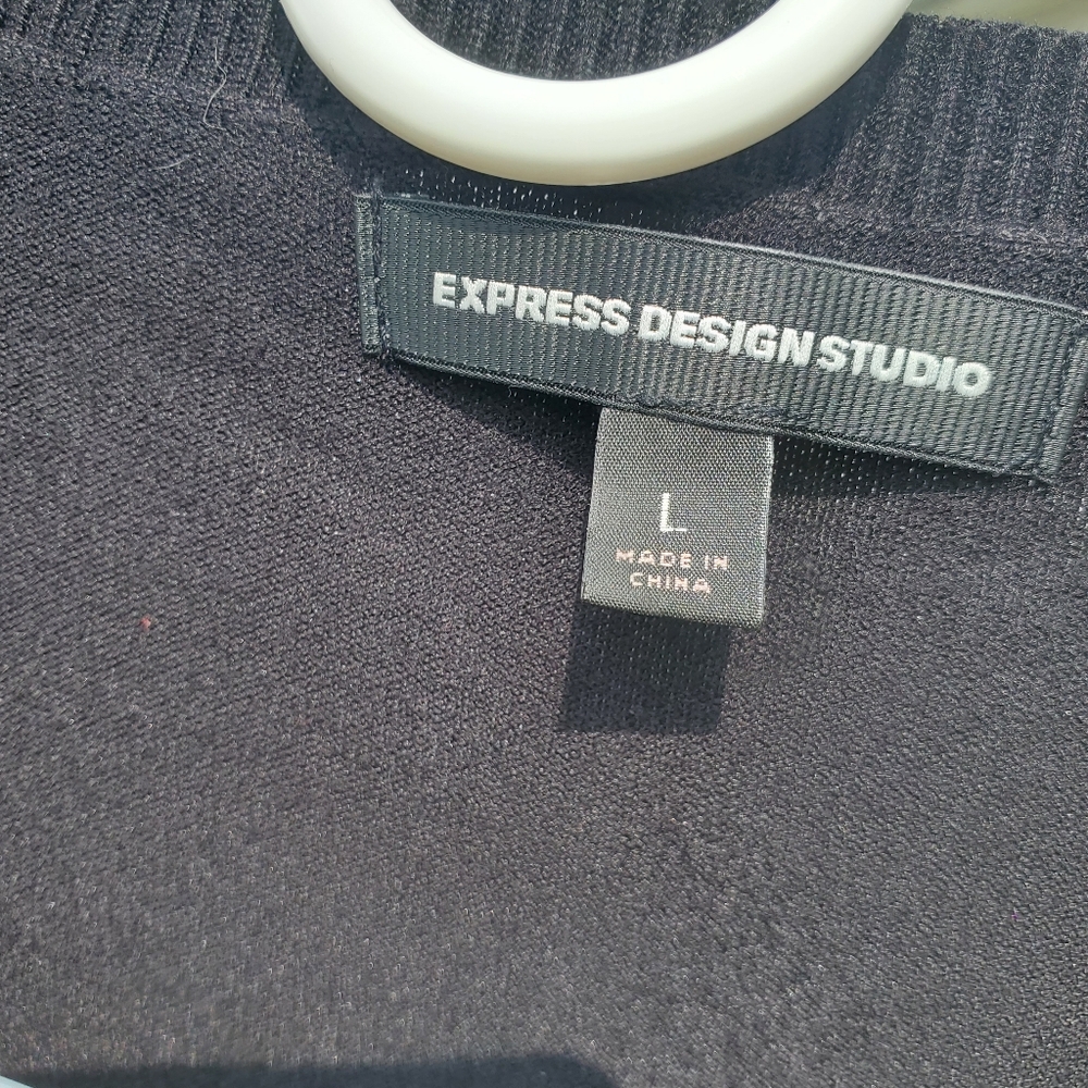 Express 🖤 sweater - Picture 6 of 6